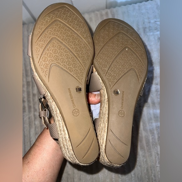 👡 NWOB! Giani Bernini Tan Sandals - Picture 7 of 12